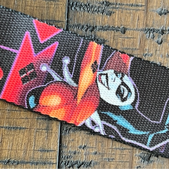 DC Comics Harley Quinn Seatbelt Belt - Picture 3 of 5